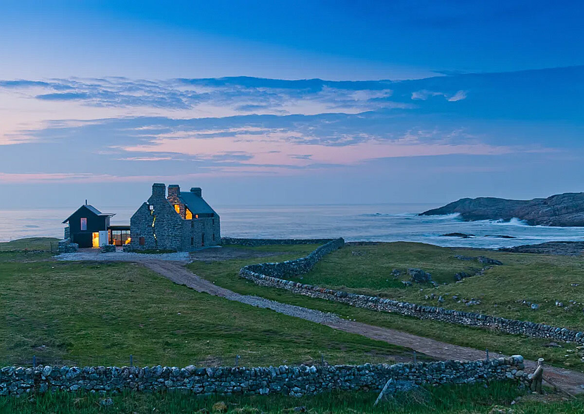 Сияющая трещина «Белого дома»: руины на шотландском острове, в которых теперь снова можно жить